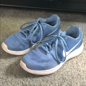 NIKE Women’s Size 6 Sneakers in GREAT Condition